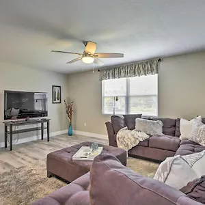  Apartment Coastal Minutes To Beach! United States